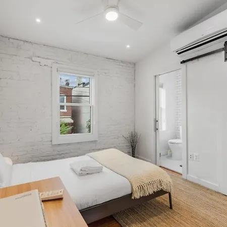 Adorable Studio Space In Private Carriage House